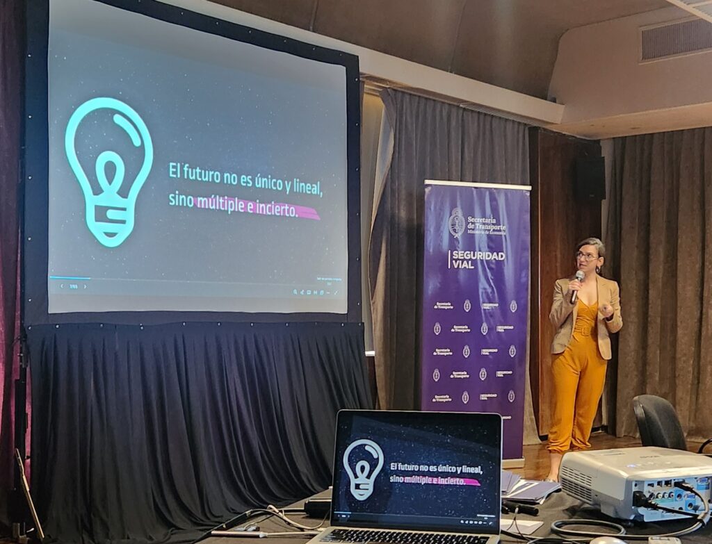 Conoce cómo se desarrolló el Microlab de Future Design Thinking en Seguridad Vial, una experiencia para anticipar desafíos y diseñar soluciones al 2030.
Nota completa en nuestra web.
